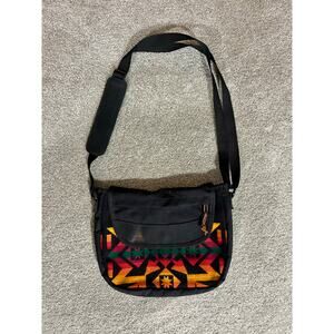 Hand-Made Annica Shoulder Bag With Native Pattern Pendleton Wool